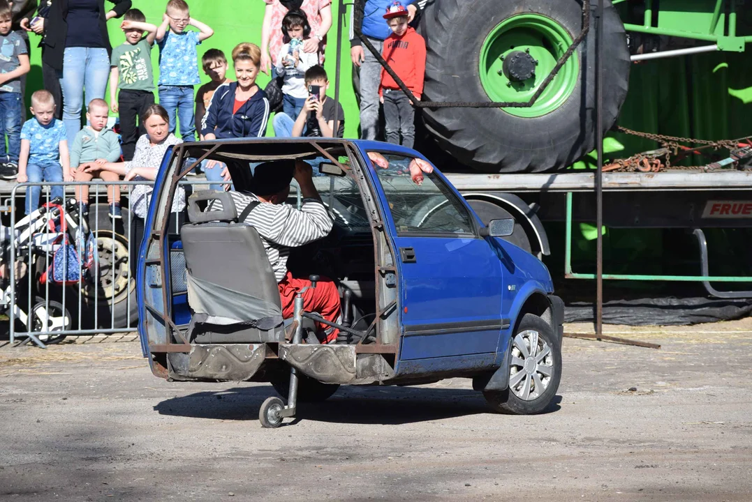 Giganty na czterech kołach zrobiły duże show! Widowiskowy pokaz monster trucków