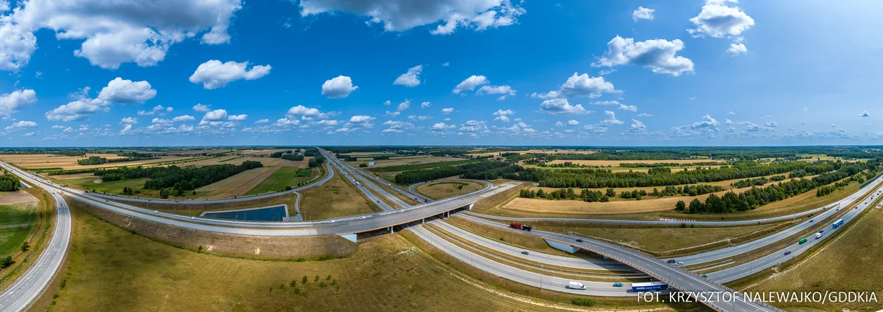 Drogi ekspresowe i autostrady w województwie łódzkim z lotu ptaka