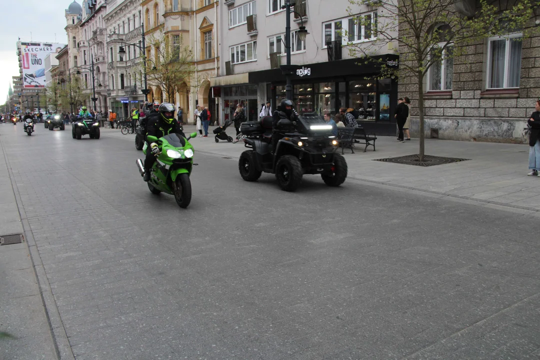 Wielka parada motocyklowa na ulicy Piotrkowskiej w Łodzi