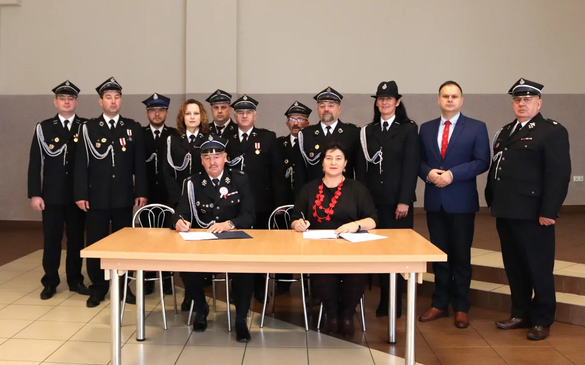 Nowy sprzęt dla strażaków OSP oficjalnie przekazany. Kosztował 30 tys. zł [FOTO] - Zdjęcie główne