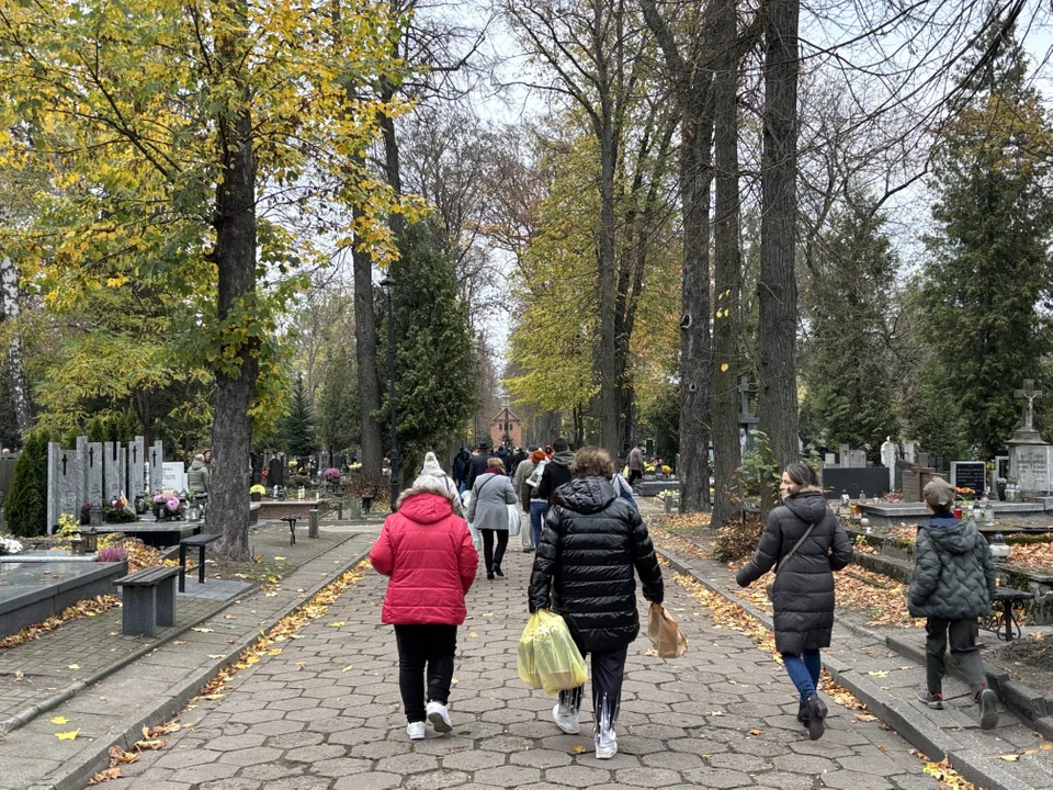 Stary Cmentarz w Łodzi podczas Wszystkich Świętych 2024