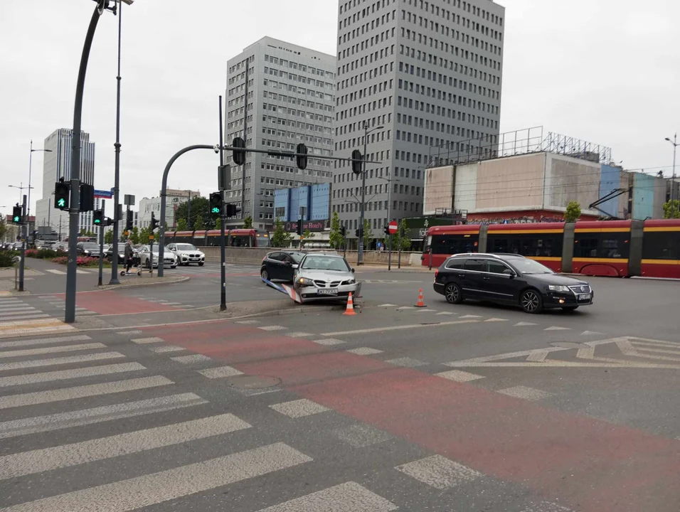 Stanęły tramwaje, kolizja pod Galerią Łódzką. Uwaga na utrudnienia