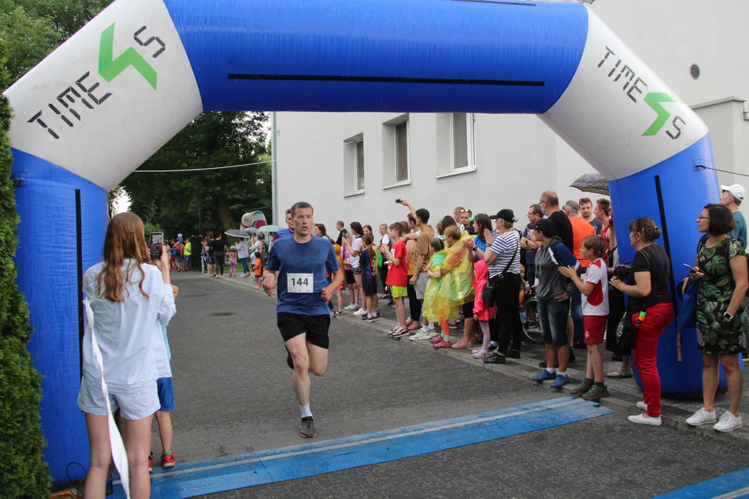 Piknik rodzinny fundacji „Daj piątaka na dzieciaka” na Bałutach