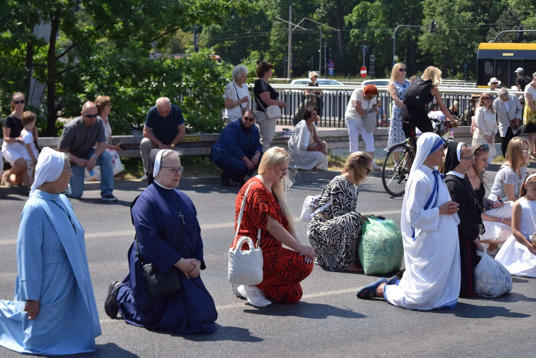 Procesje Bożego Ciała przeszły ulicami Łodzi