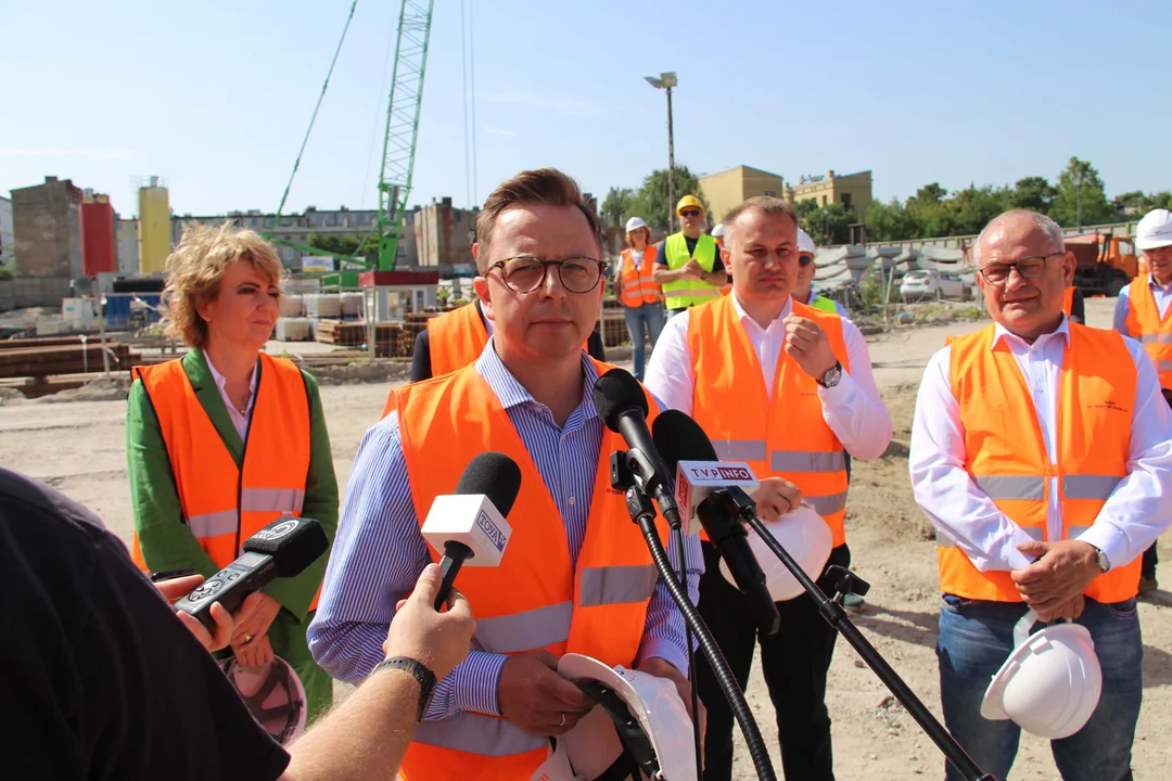 Tarcza TBM "Katarzyna" zmierza już w kierunku dw. Łódź Fabryczna