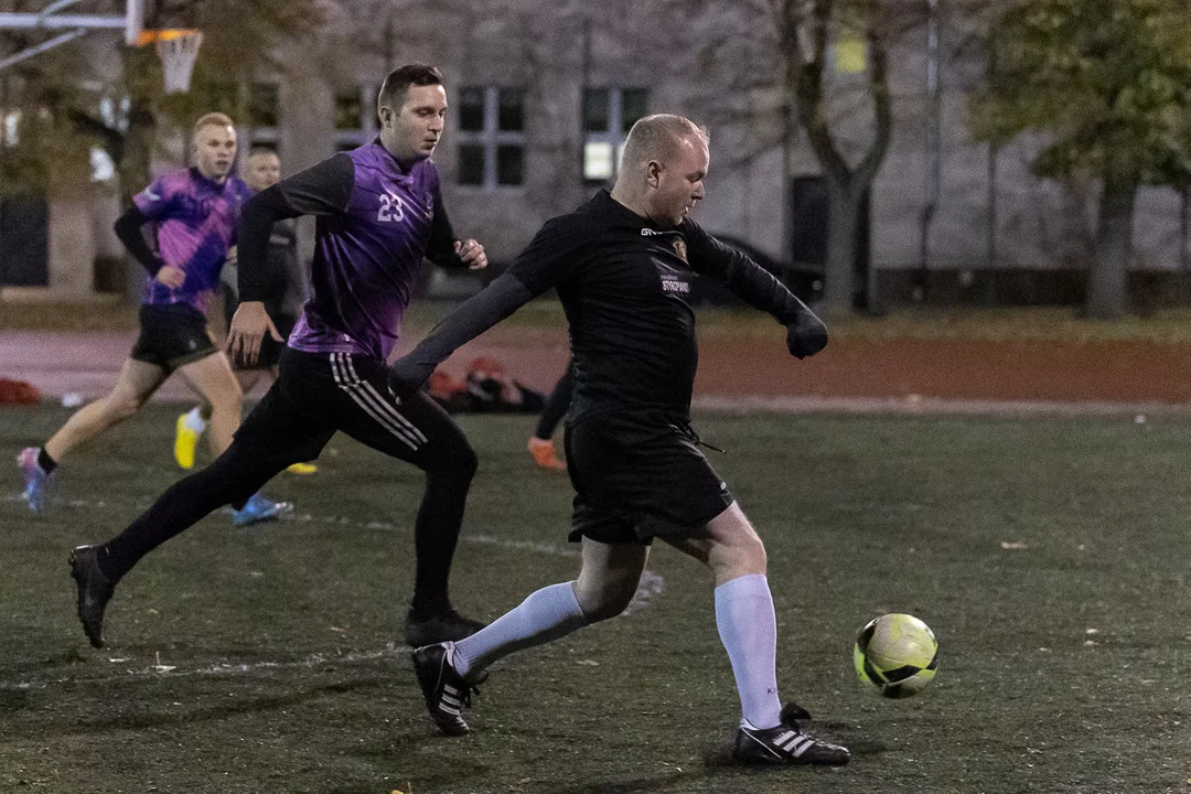 Duże emocje w spotkaniu AGKS 2 oraz FC Farselona w rozgrywkach Playareny