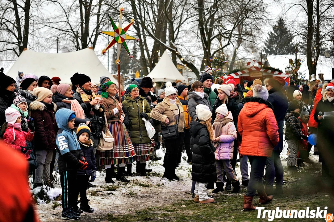 Jarmark Bożonarodzeniowy 2023 w Sulejowie. Tłumy mieszkańców i magia świąt