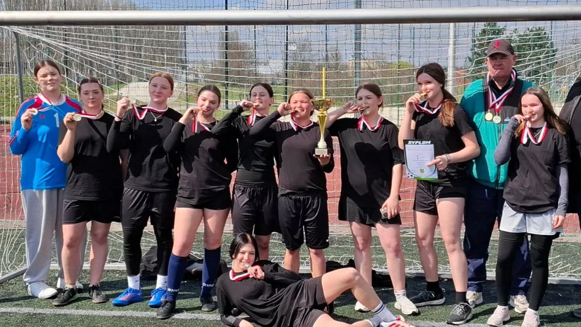 Rywalizacje dziewcząt i chłopców pełne emocji. Za nami mistrzostwa szkół średnich [ZDJĘCIA]