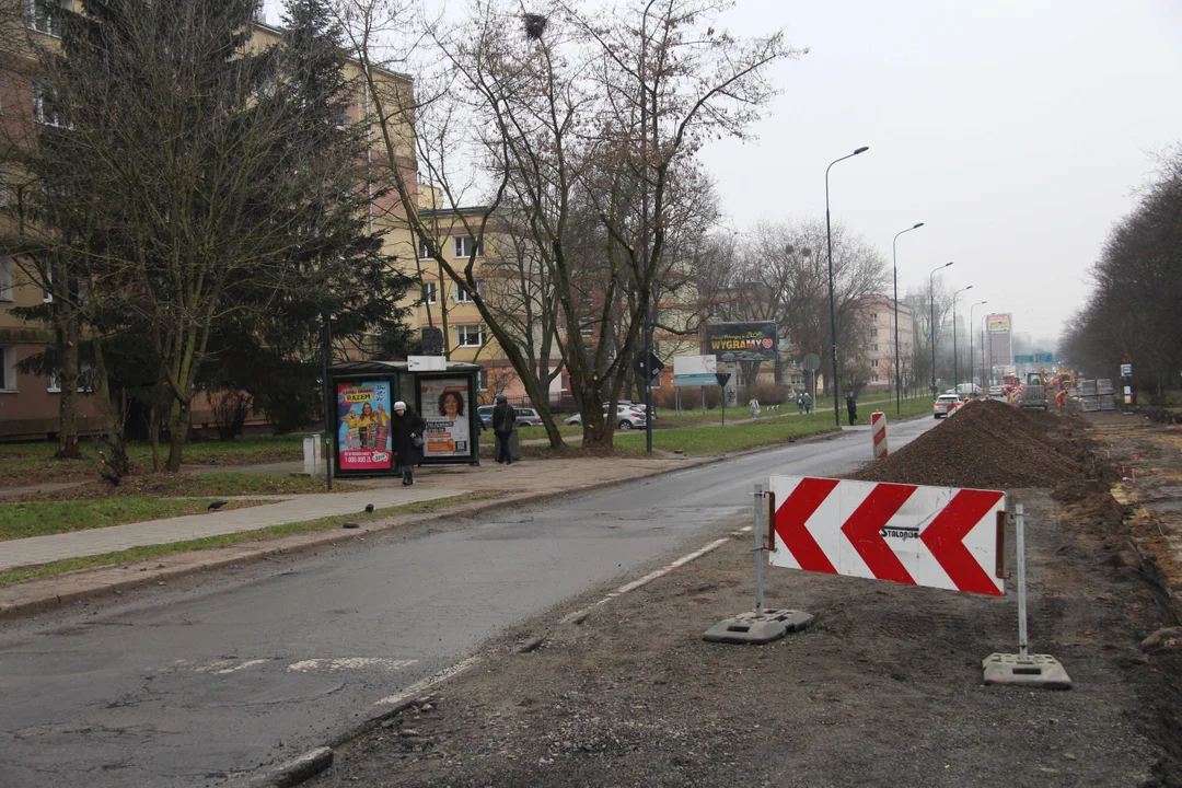 Utrudnienia dla pieszych i podróżnych MPK Łódź na Lutomierskiej