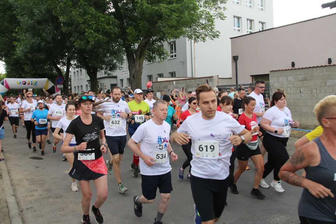 Piknik rodzinny fundacji „Daj piątaka na dzieciaka” na Bałutach