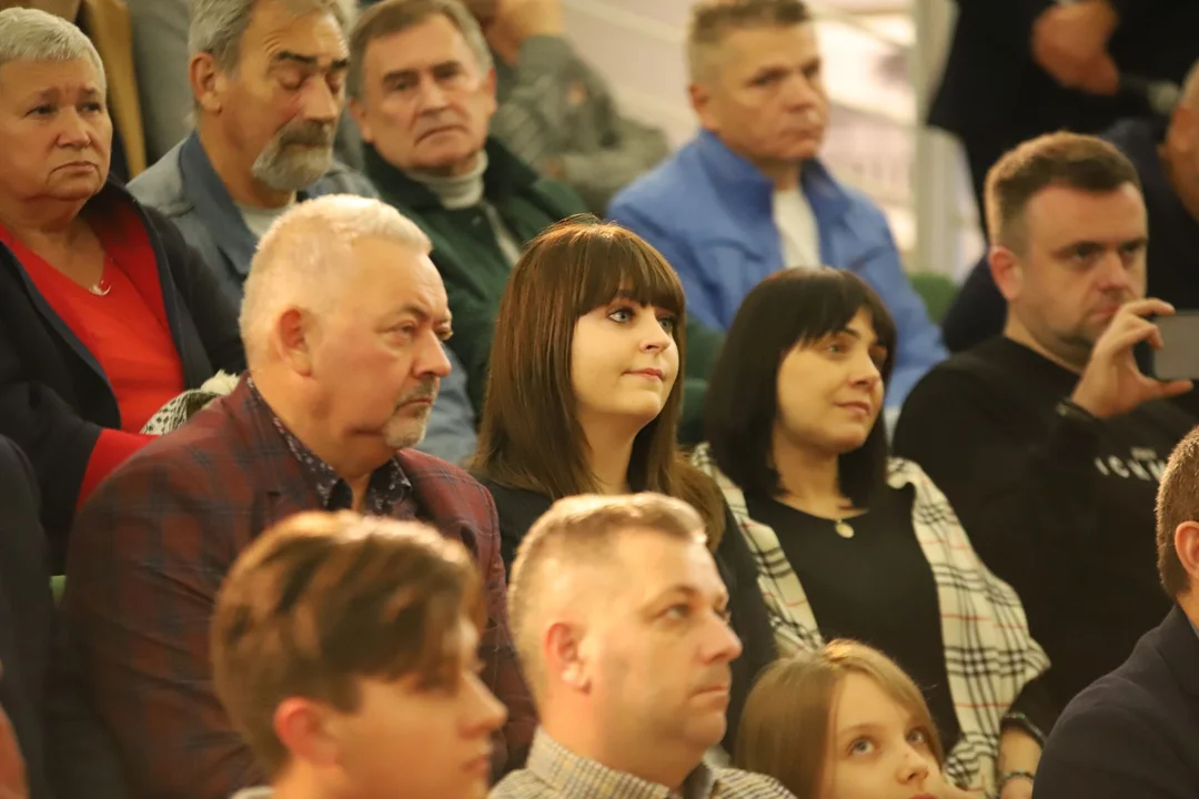 Rafał Trzaskowski i znani posłowie Koalicji Obywatelskiej spotkali się z mieszkańcami Kutna