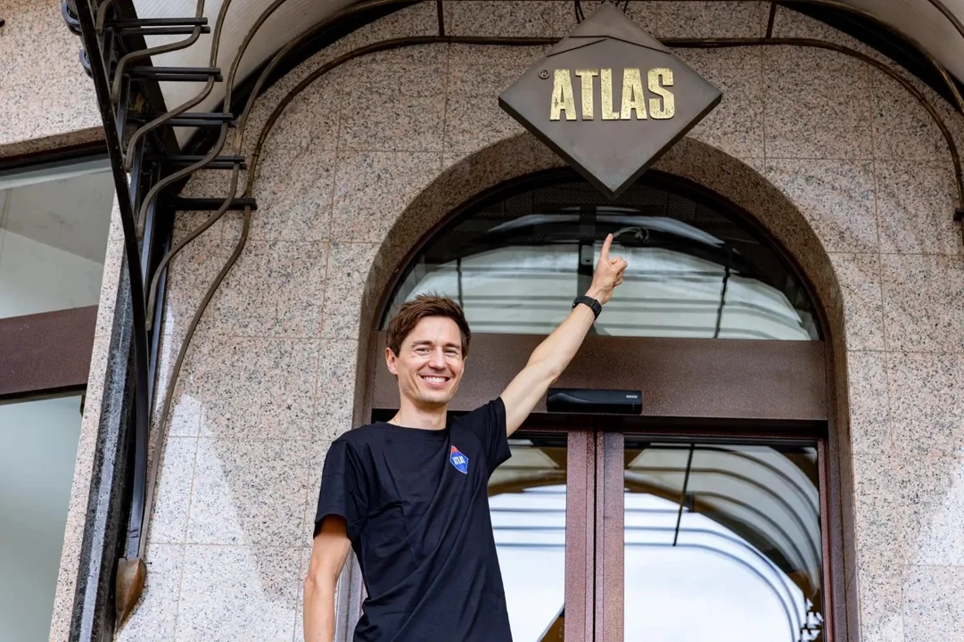 Kamil Stoch przyjechał do Zgierza. Odwiedził zakłady Atlas [ZDJĘCIA] - Zdjęcie główne