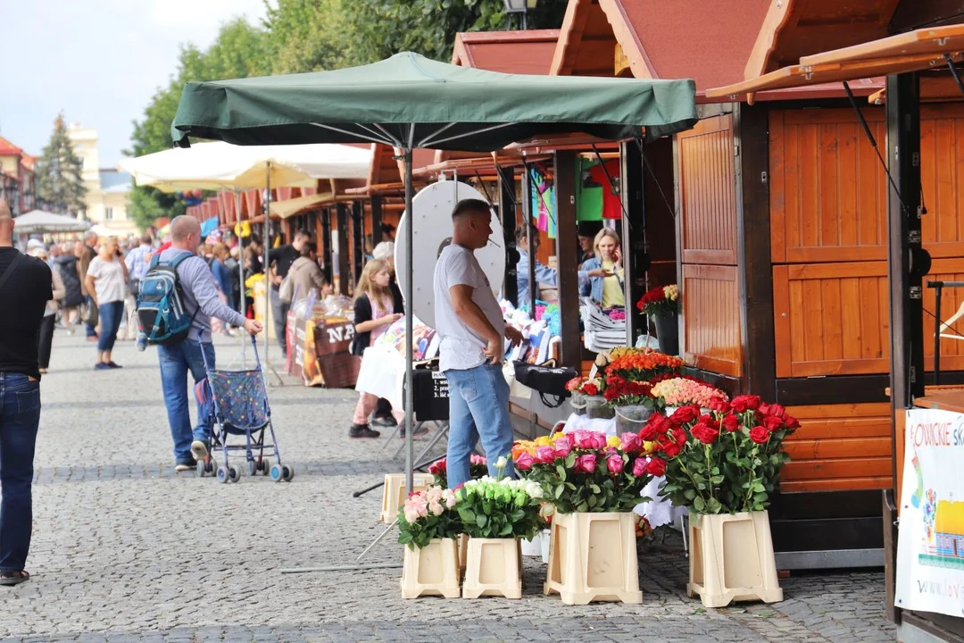 W centrum Kutna ruszył Jarmark Różany