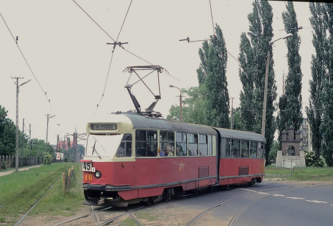 Ulica Łódzka na archiwalnych fotografiach