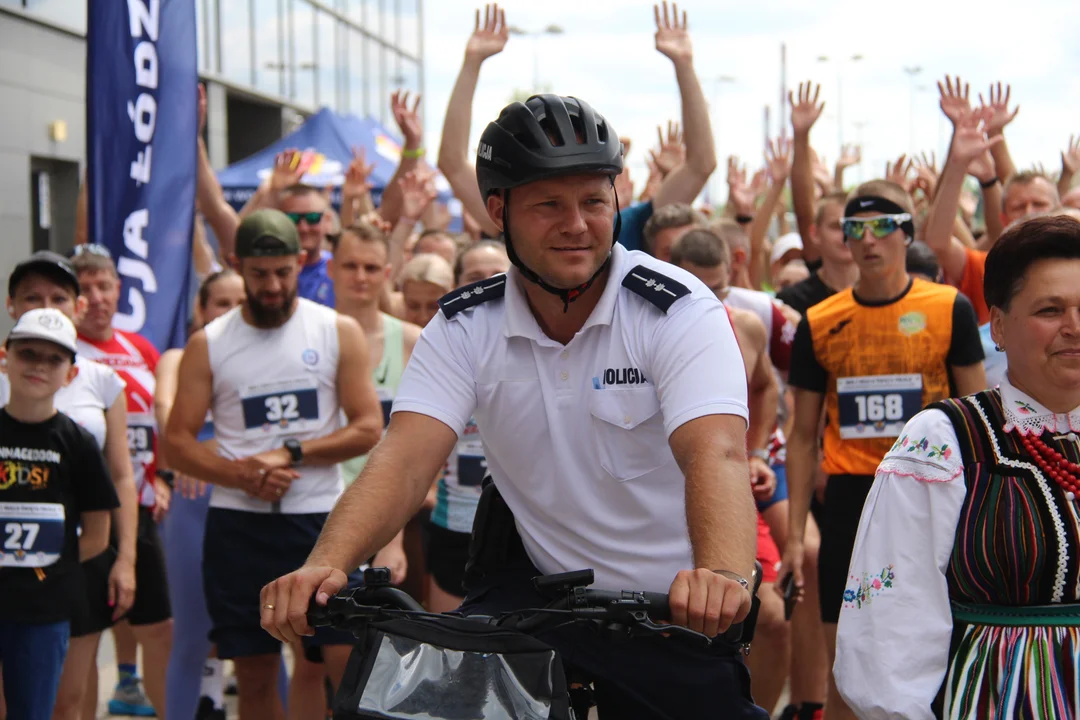 Piknik rodzinny "Bezpieczne Wakacje z Mundurem" pod Atlas Areną