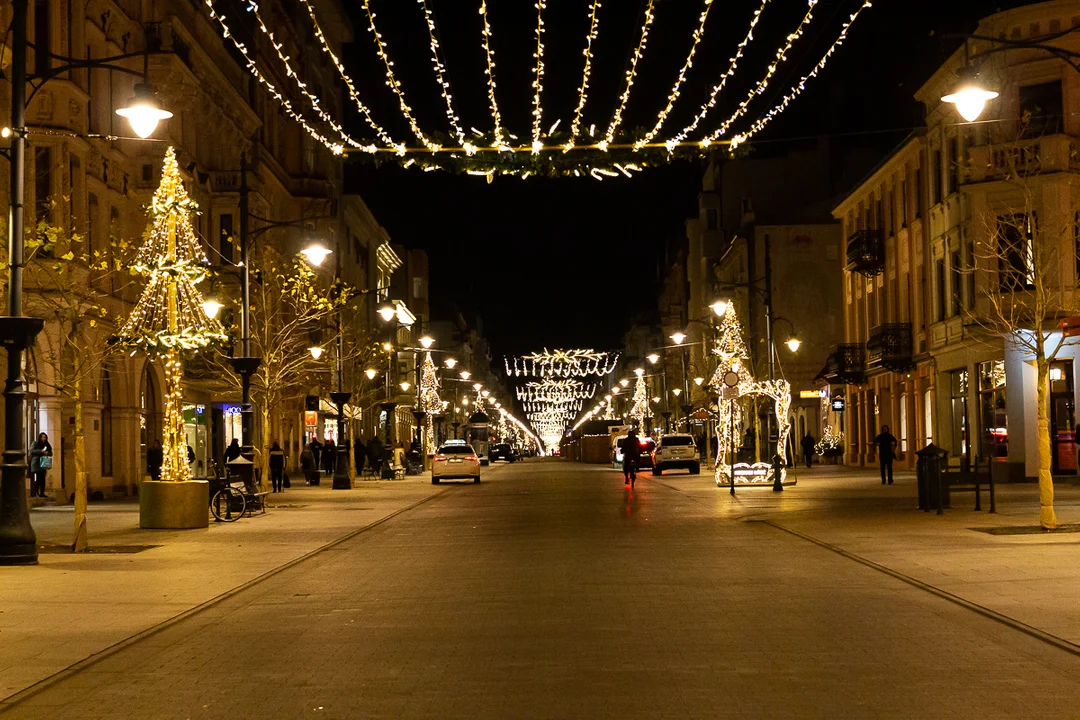 Świąteczna iluminacja na ul. Piotrkowskiej