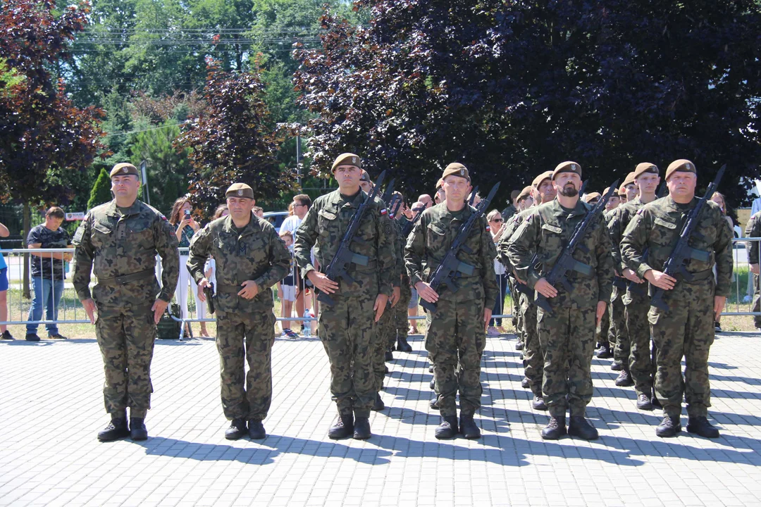 Przysięga wojskowa żołnierzy dołączających do 9 Łódzkiej Brygady Obrony Terytorialnej