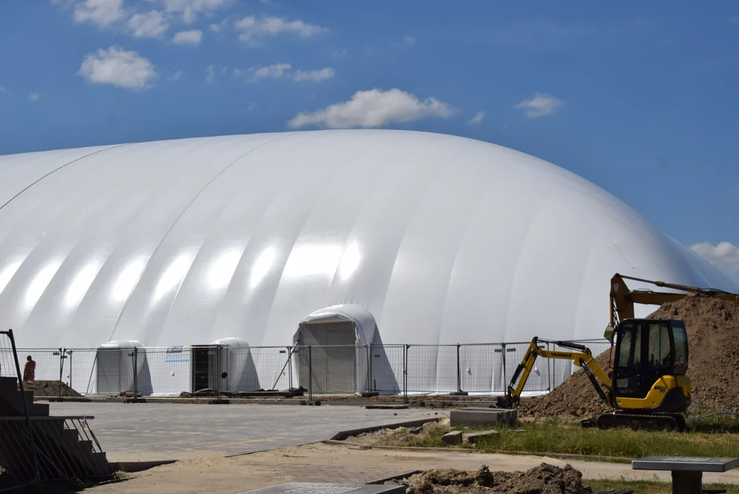 Balon pneumatyczny na terenie MOSiR Zgierz