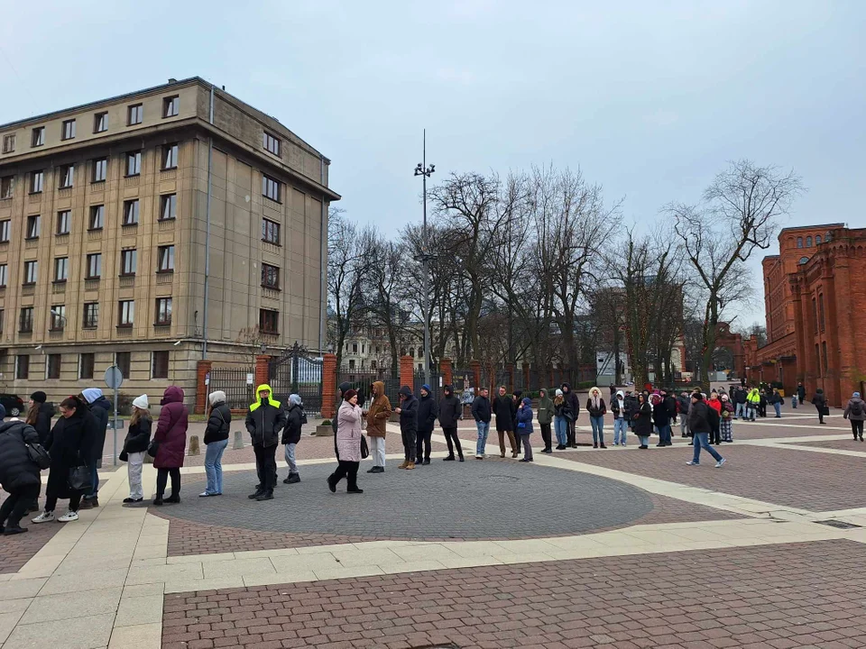 Długie kolejki na rynku Manufaktury. Tak świętujemy najsłodszy dzień w roku [ZDJĘCIA] - Zdjęcie główne