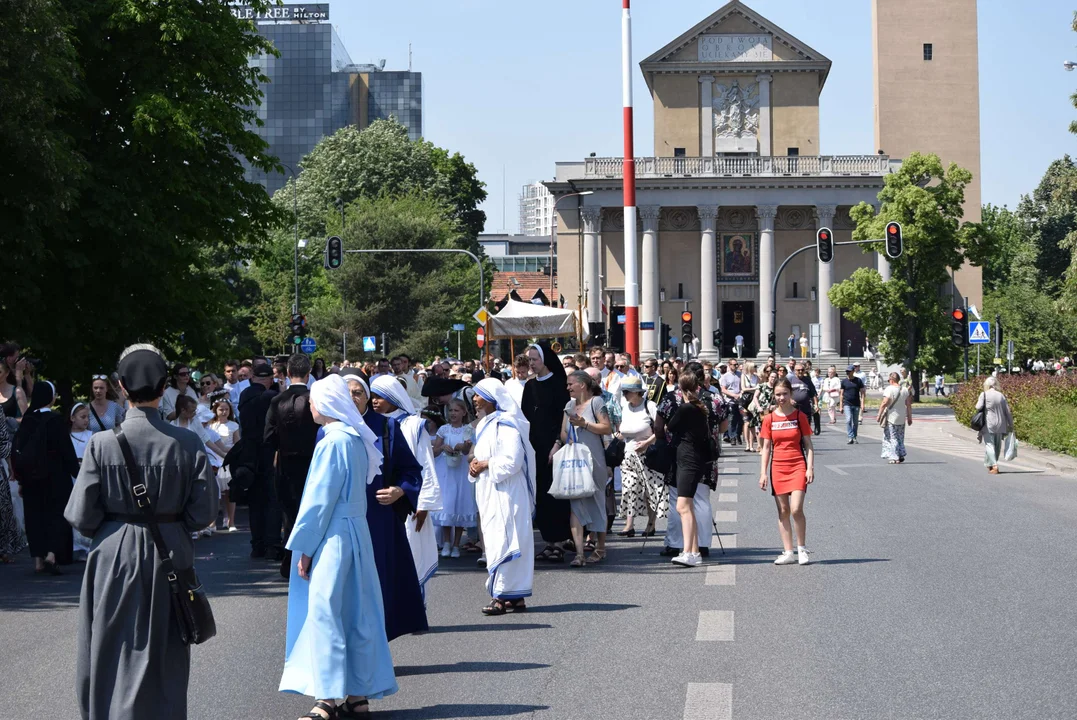 Procesje Bożego Ciała przeszły ulicami Łodzi