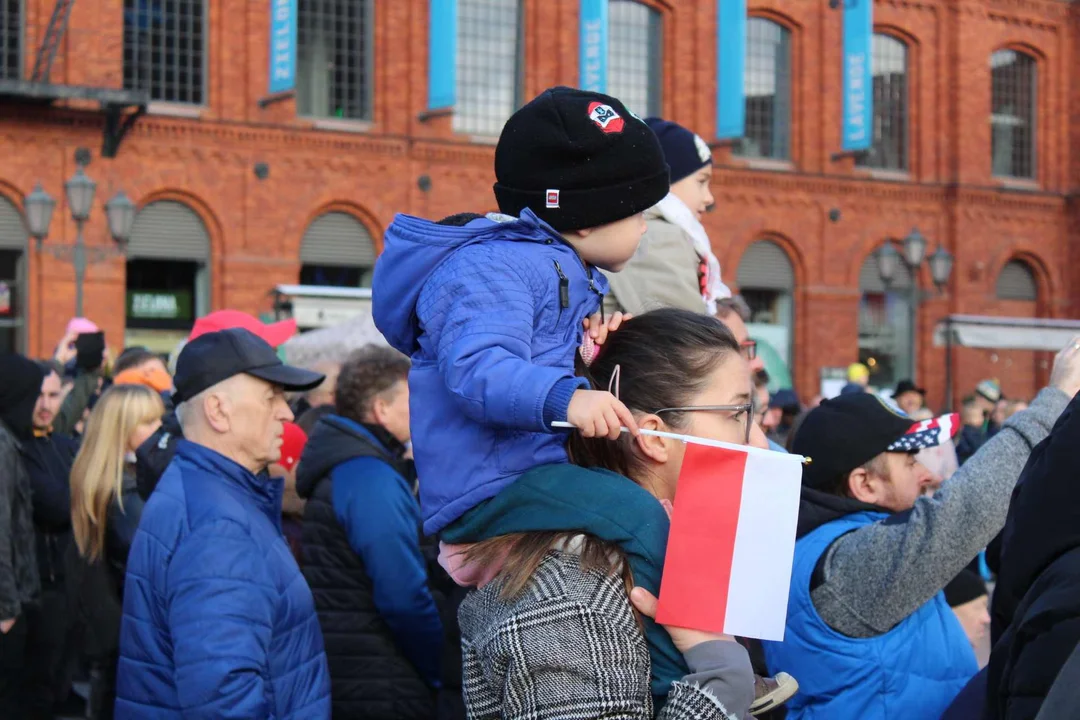 Święto Niepodległości przed Manufakturą