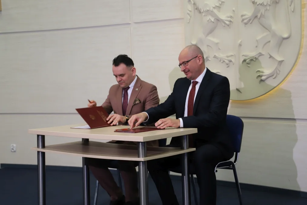 Umowa podpisana. Ruszy rozbudowa ważnej trasy w regionie (ZDJĘCIA)