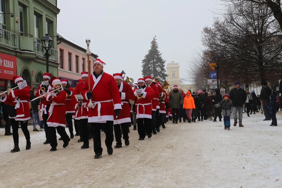 Przez centrum Kutna przeszła parada świąteczna