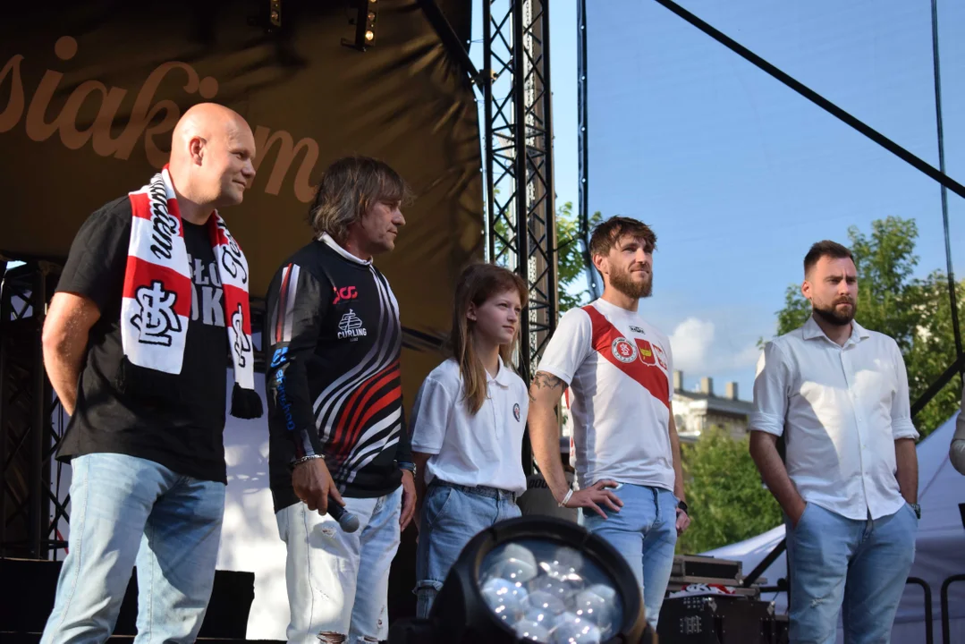 Prezentacja drużyny ŁKS-u na placu Wolności