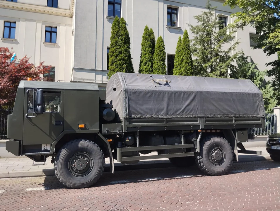 Piknik wojskowy w Łodzi i złożenie kwiatów w Zgierzu