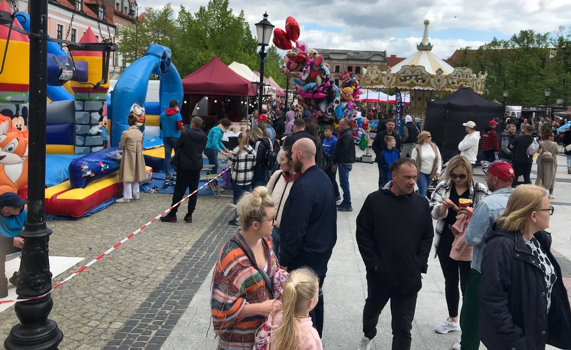 Tłumy na starówce. Churros, burrito, burgery, frytki, koło widokowe. Ile to kosztuje? [ZDJĘCIA] - Zdjęcie główne