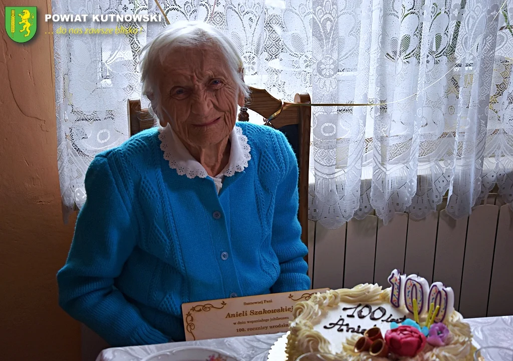 Pani Aniela Szakowska z Dąbrowic świętowała 100. rocznicę urodzin