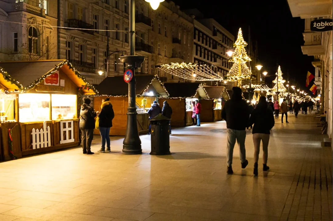 Jarmark świąteczny na ulicy Piotrkowskiej