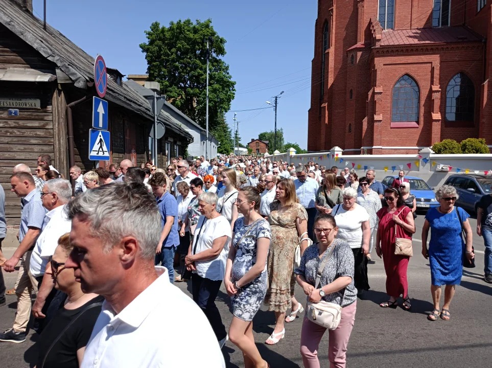 Ulicami Zgierza przeszły procesje Bożego Ciała.