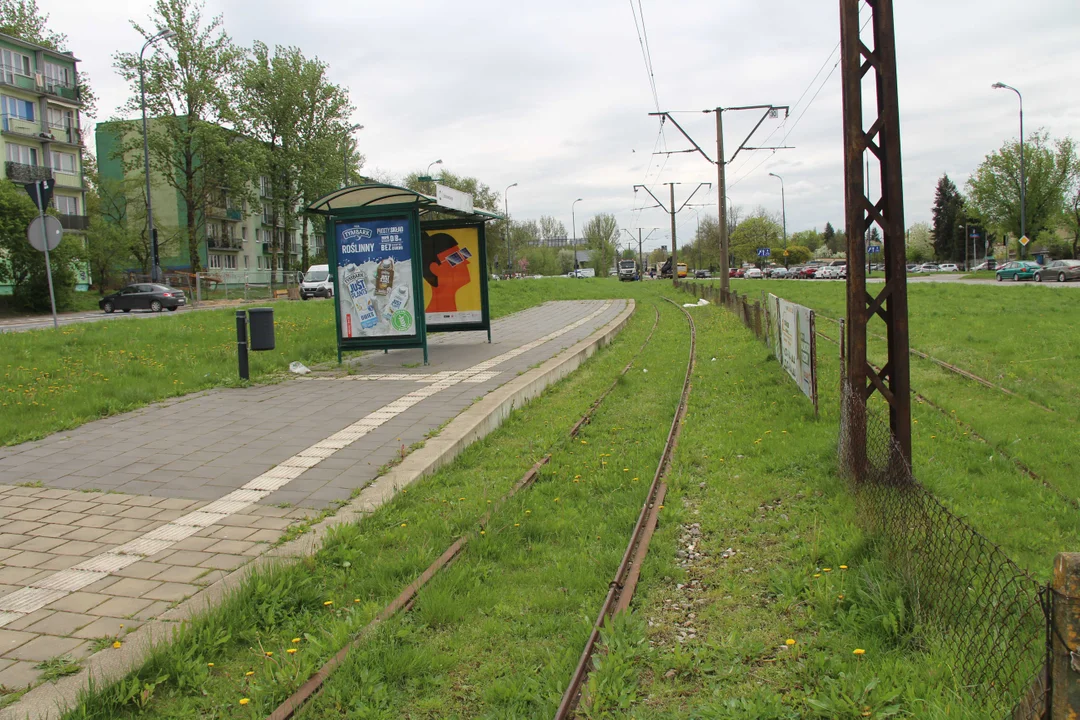 Mieszkańcy Dąbrowy czekają na powrót tramwajów MPK