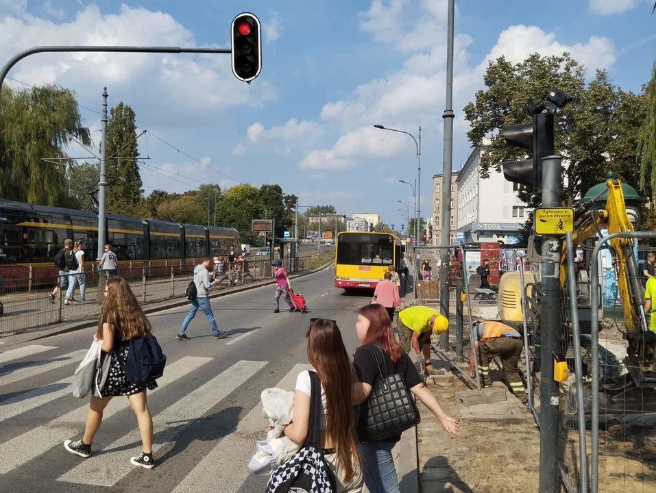 Utrudnienia dla pieszych i rowerzystów na ul. Zachodniej