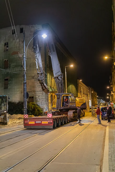 Kamienica przy Kilińskiego 49, w końcu, zostanie zburzona. Wiemy kiedy wrócą tramwaje