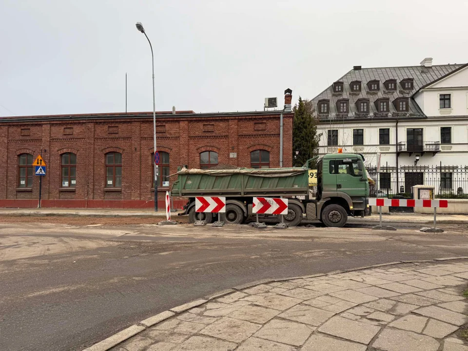 Utrudnienia w Łodzi. Wciąż trwa remont Tymienieckiego i Sienkiewicza