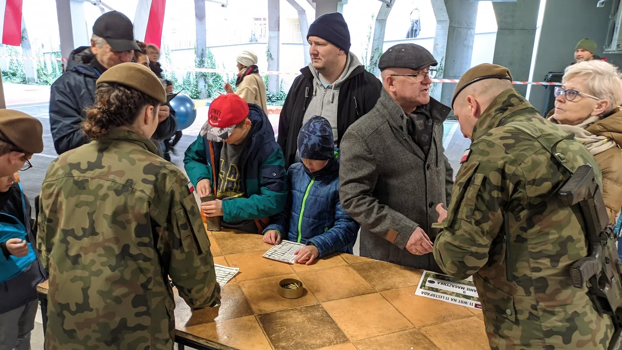 Tłumy na Pikniku Wojskowym z okazji Święta Niepodległości