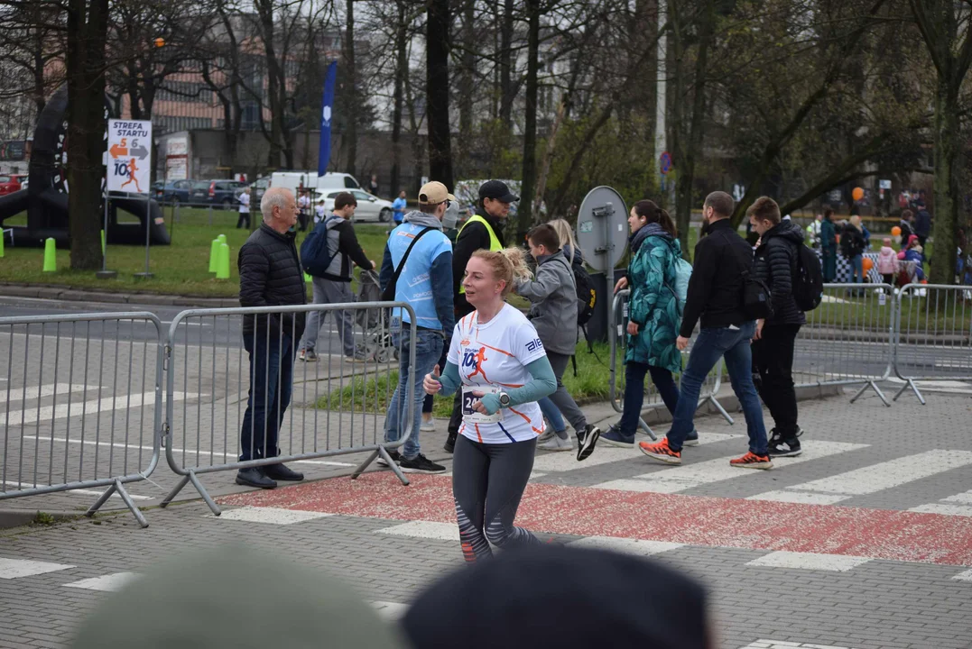 DOZ Maraton ulicami miasta. Zobacz zdjęcia z biegu głównego