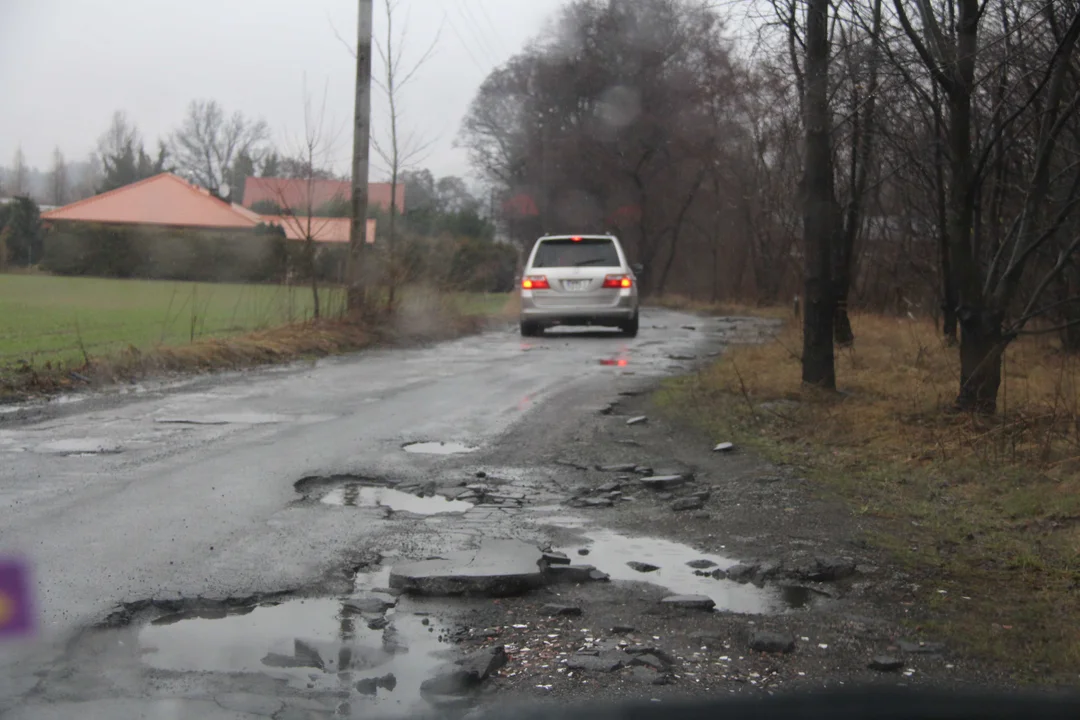 Ulica Jana i Cecylii na Wzniesieniach Łódzkich w Łodzi