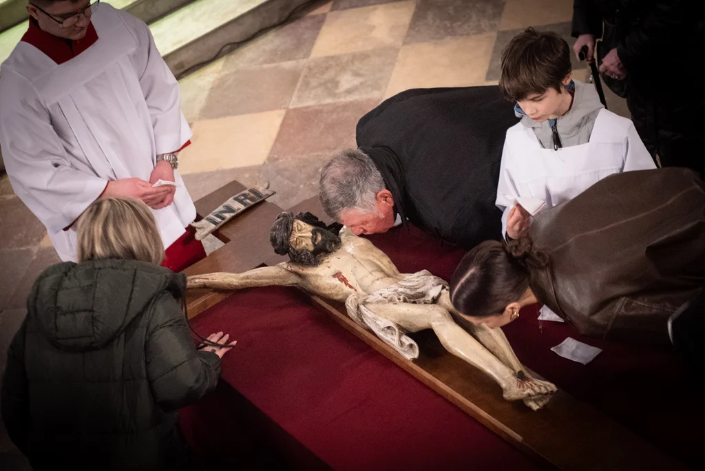 Wyjątkowa liturgia w Płocku. „Każda Msza to Golgota” [ZDJĘCIA]