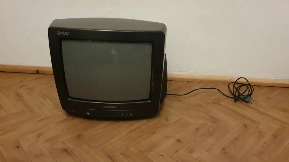 Rezerwacja Telewizor z pilotem sprawny