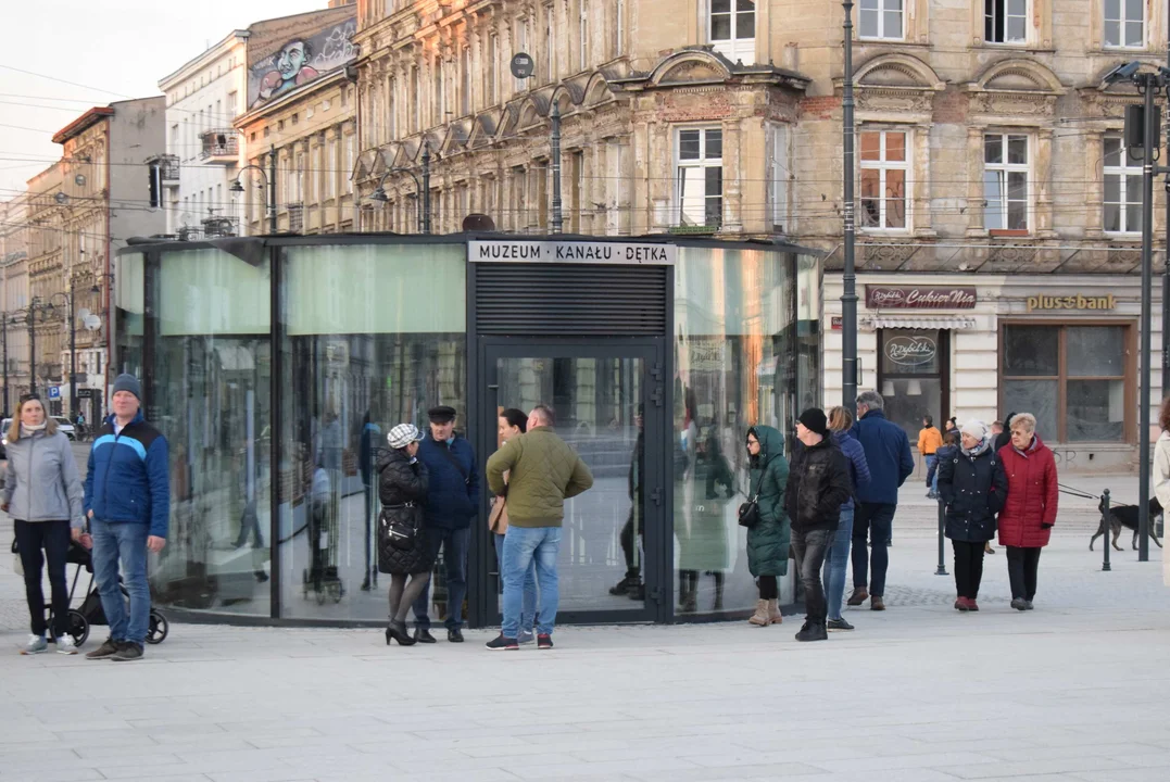 Plac Wolności w Łodzi po otwarciu