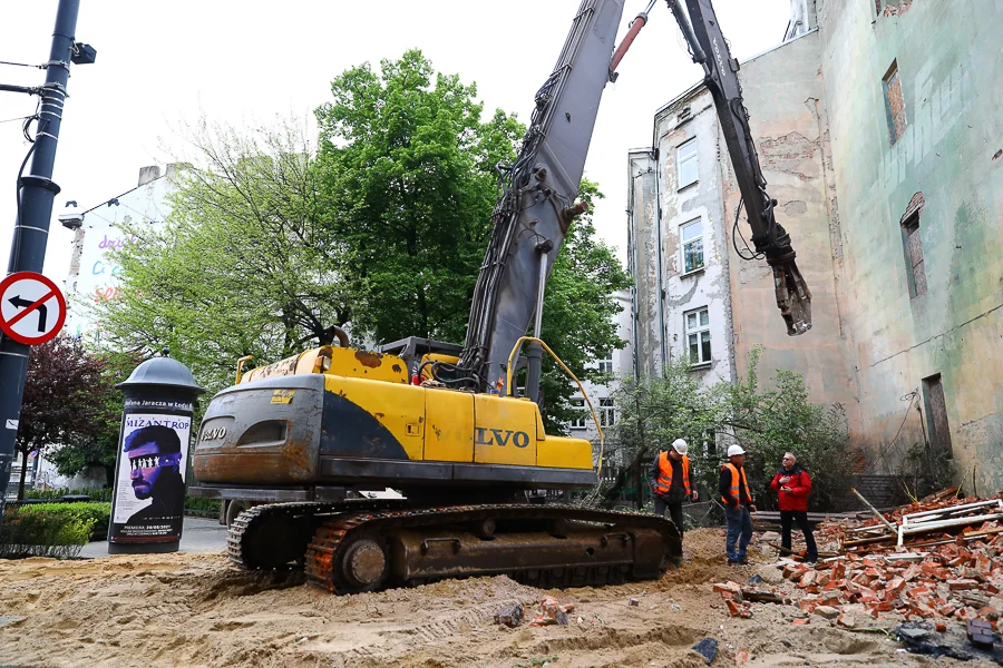 Kamienica przy Kilińskiego 49, w końcu, zostanie zburzona. Wiemy kiedy wrócą tramwaje