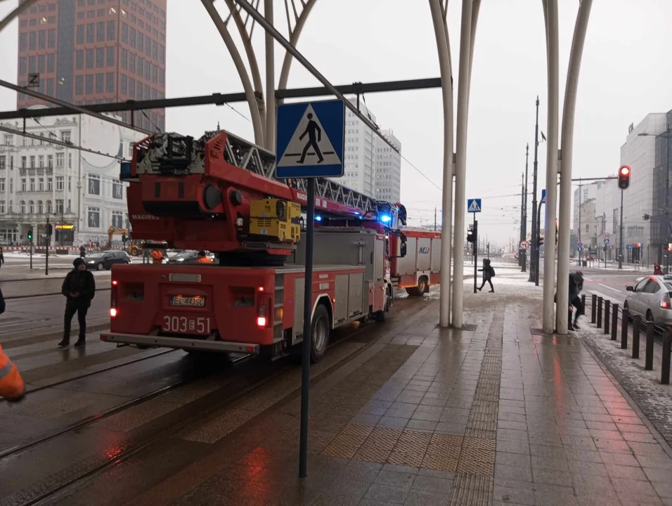 Akcja służb ratunkowych na Piotrkowskiej Centrum w Łodzi