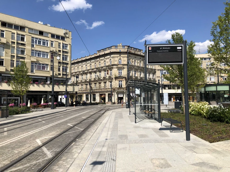 Plac Wolności w Łodzi po zmianach dla podróżnych MPK Łódź