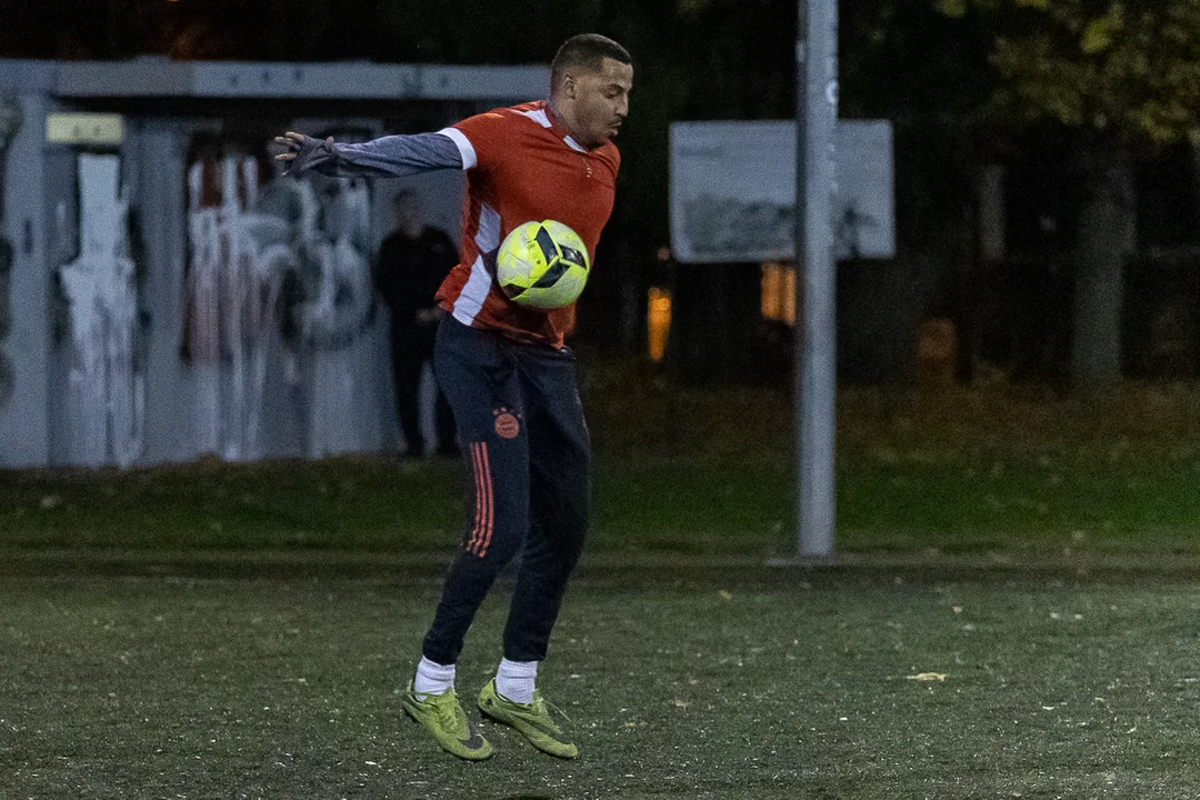 Duże emocje w spotkaniu AGKS 2 oraz FC Farselona w rozgrywkach Playareny