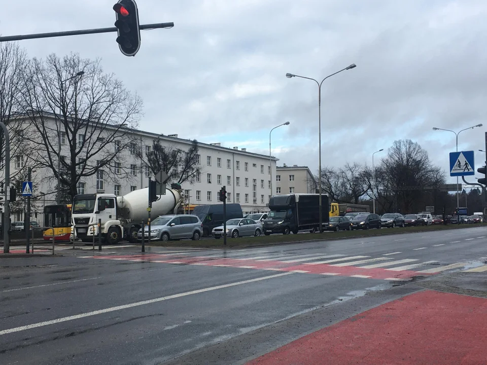 Utrudnienia dla kierowców przy rondzie Solidarności w Łodzi