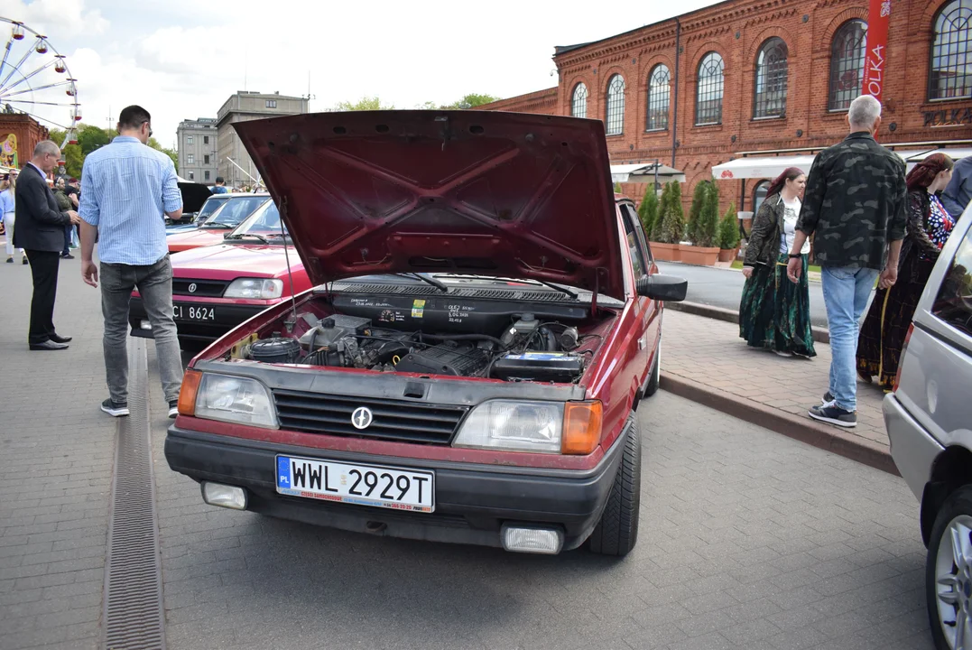 Zlot klasycznych samochodów w Manufakturze