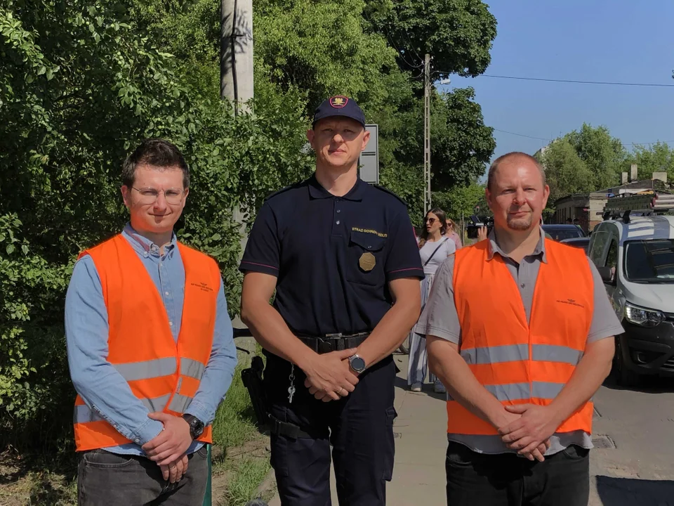 Akcja "Bezpieczny przejazd" przy przejeździe kolejowym w Łodzi